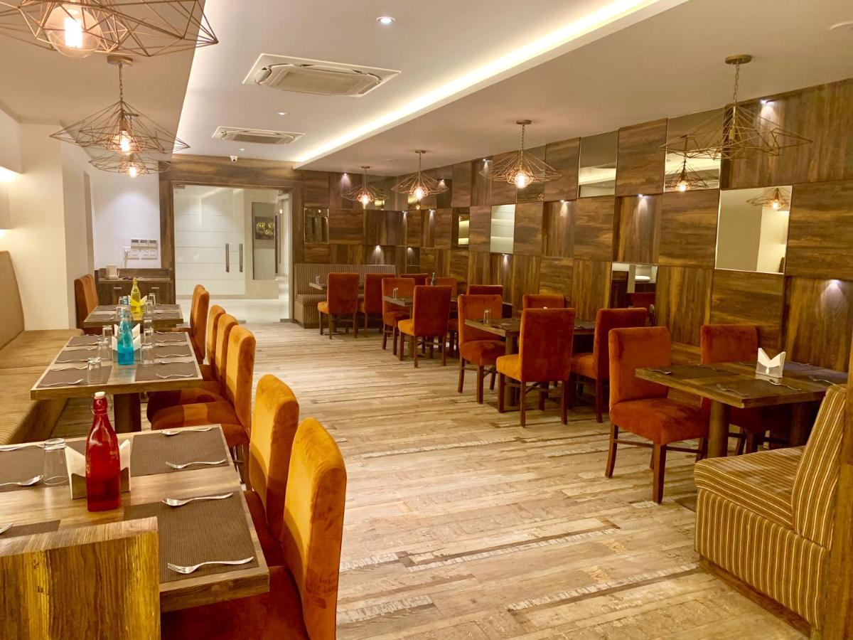 Hotel Amber Rudrapur Extérieur photo