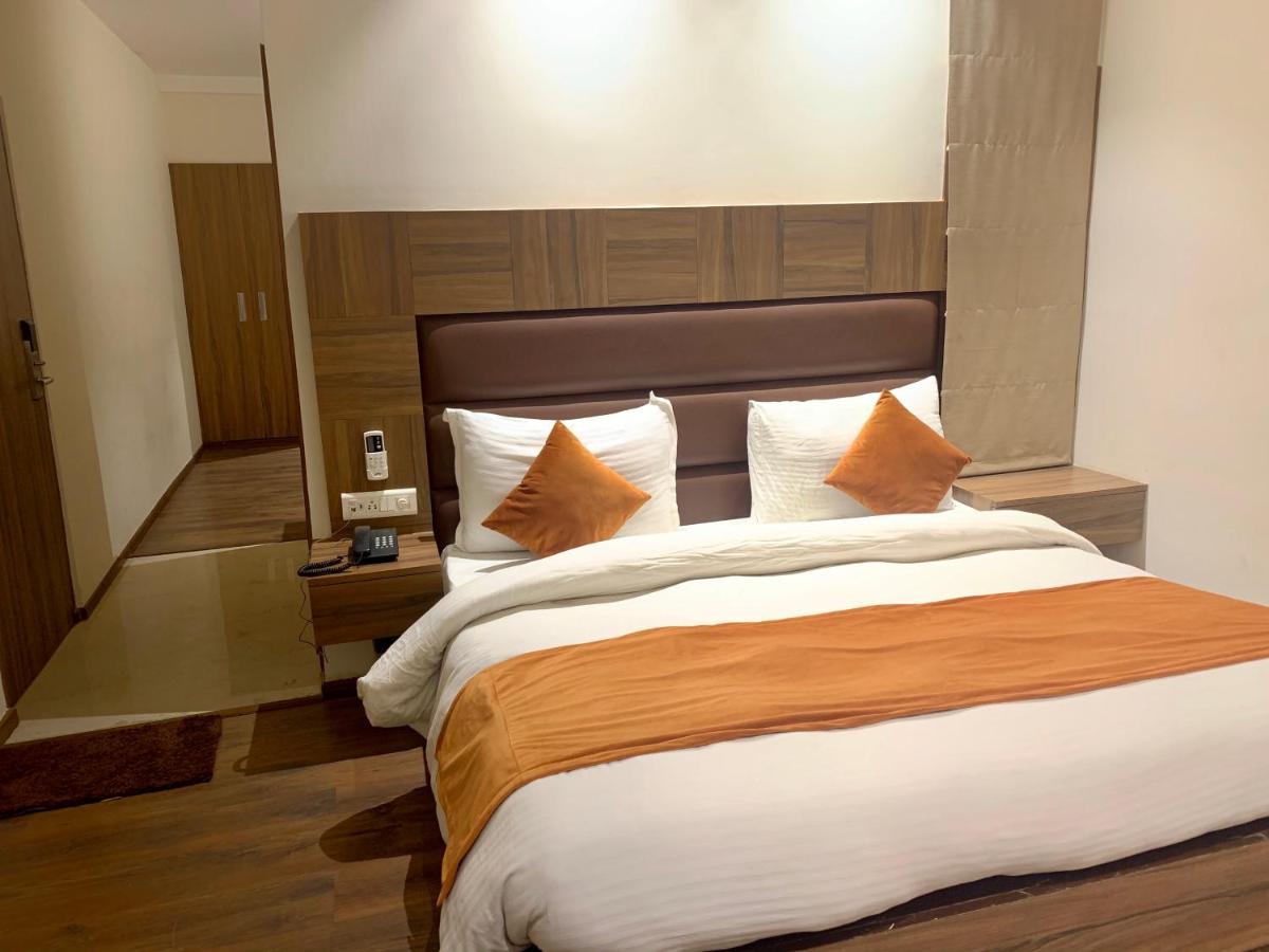 Hotel Amber Rudrapur Extérieur photo