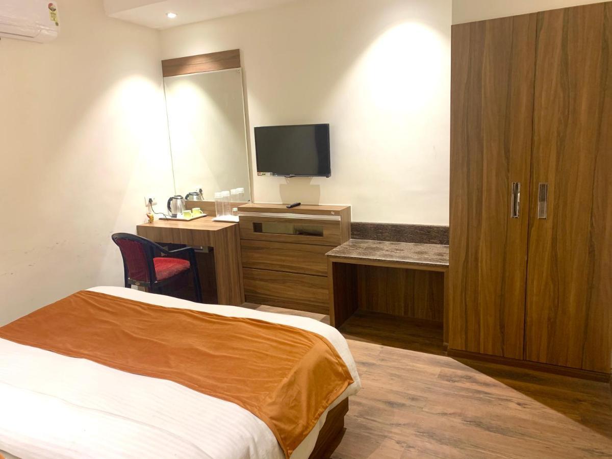 Hotel Amber Rudrapur Extérieur photo